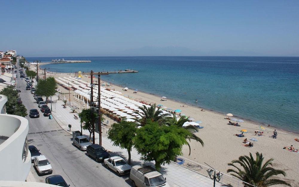 Aegean Blue Beach Hotel Nea Kallikrateia Bagian luar foto