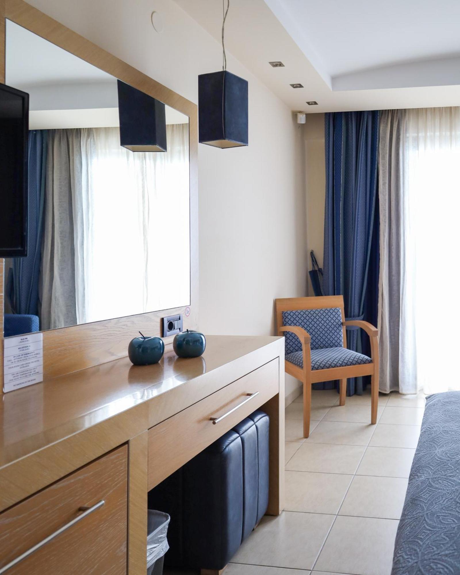 Aegean Blue Beach Hotel Nea Kallikrateia Bagian luar foto